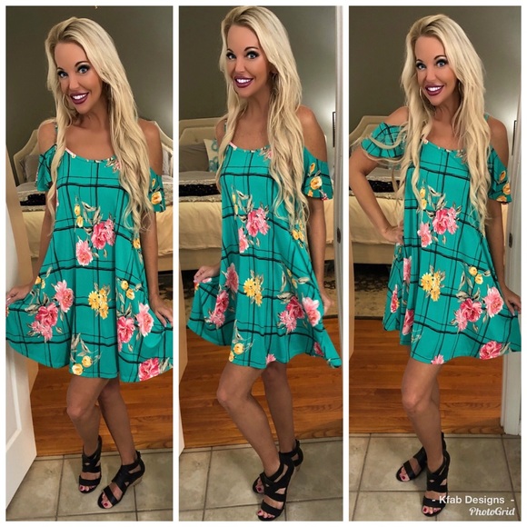 ๐LAST 2! Contrast Floral Cold Shoulder Dress! - Picture 4 of 4